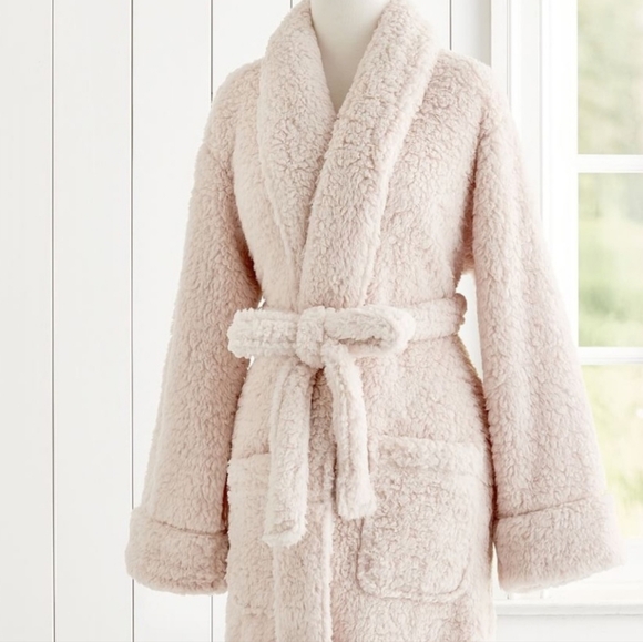 Pottery Barn Sherpa Robenull